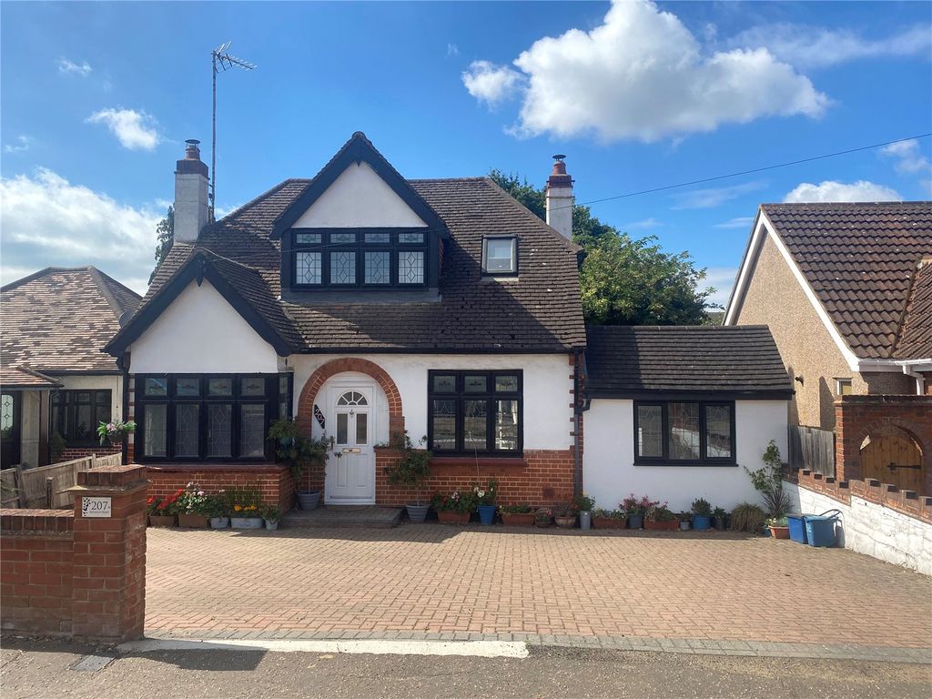 3 bed detached house for sale in Rayleigh Road, LeighOnSea, Essex SS9
