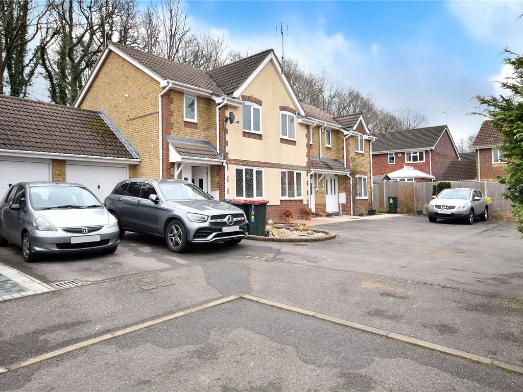 2 bed detached house for sale in Maidenbower, Crawley, West Sussex RH10