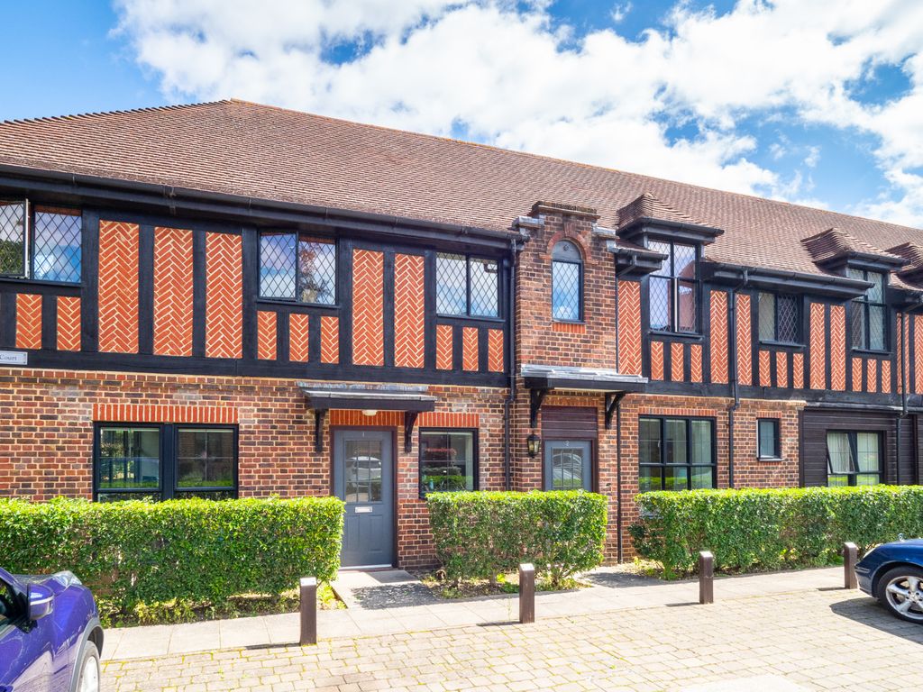 2 bed flat for sale in Fitzhalan Court, Killick Mews Ewell Road, Cheam