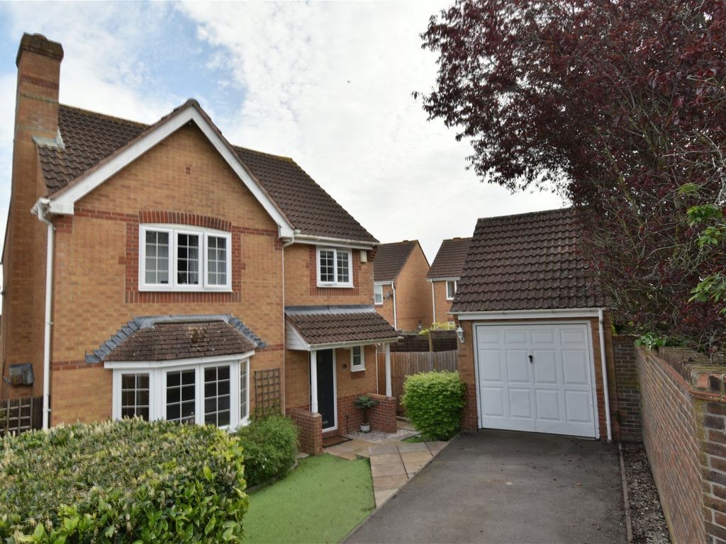4 bed detached house for sale in Cowslip Crescent, Thatcham RG18 Zoopla