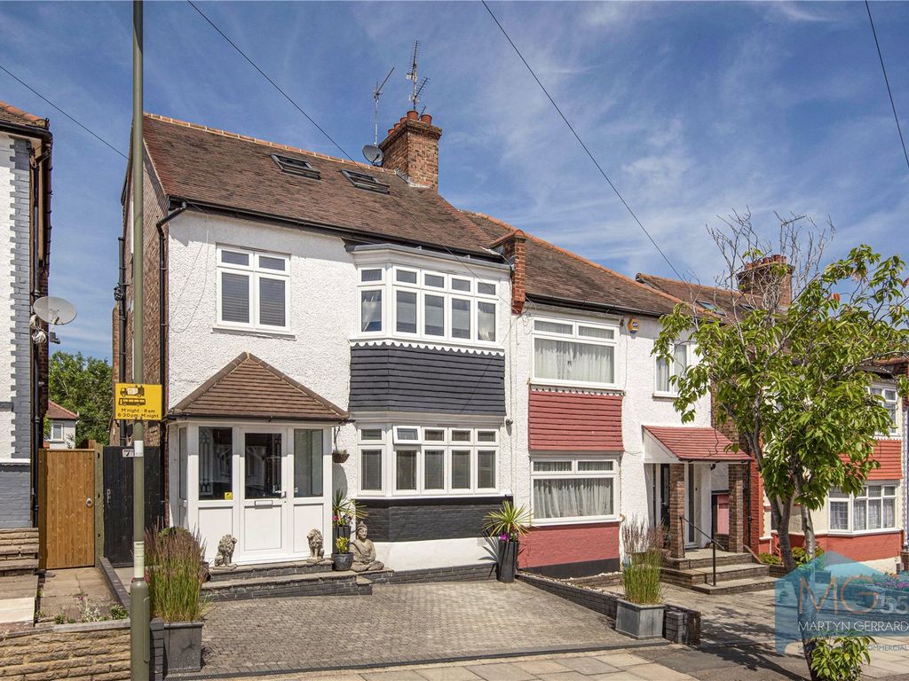 4 bed semidetached house for sale in Fernwood Crescent, Whetstone