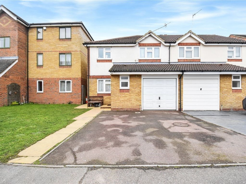 4 bed semidetached house for sale in Groveherst Road, Dartford DA1