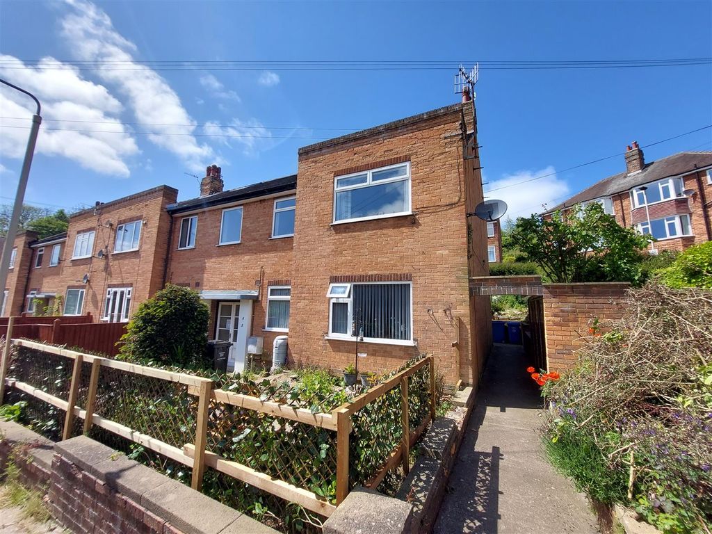2 bed flat for sale in Westwood Gardens, Scarborough YO11 Zoopla