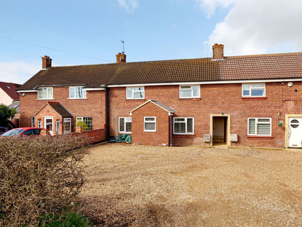 5 bed terraced house for sale in Station Road, Oakley, Bedford MK43
