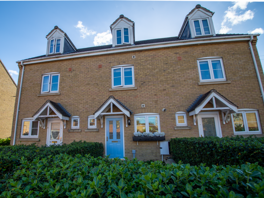 3 bed town house for sale in Boleyn Avenue, Sugar Way, Peterborough PE2 Zoopla