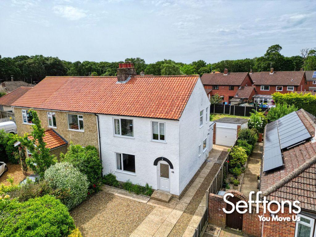 3 bed semidetached house for sale in Lambert Road, Norwich, Norfolk