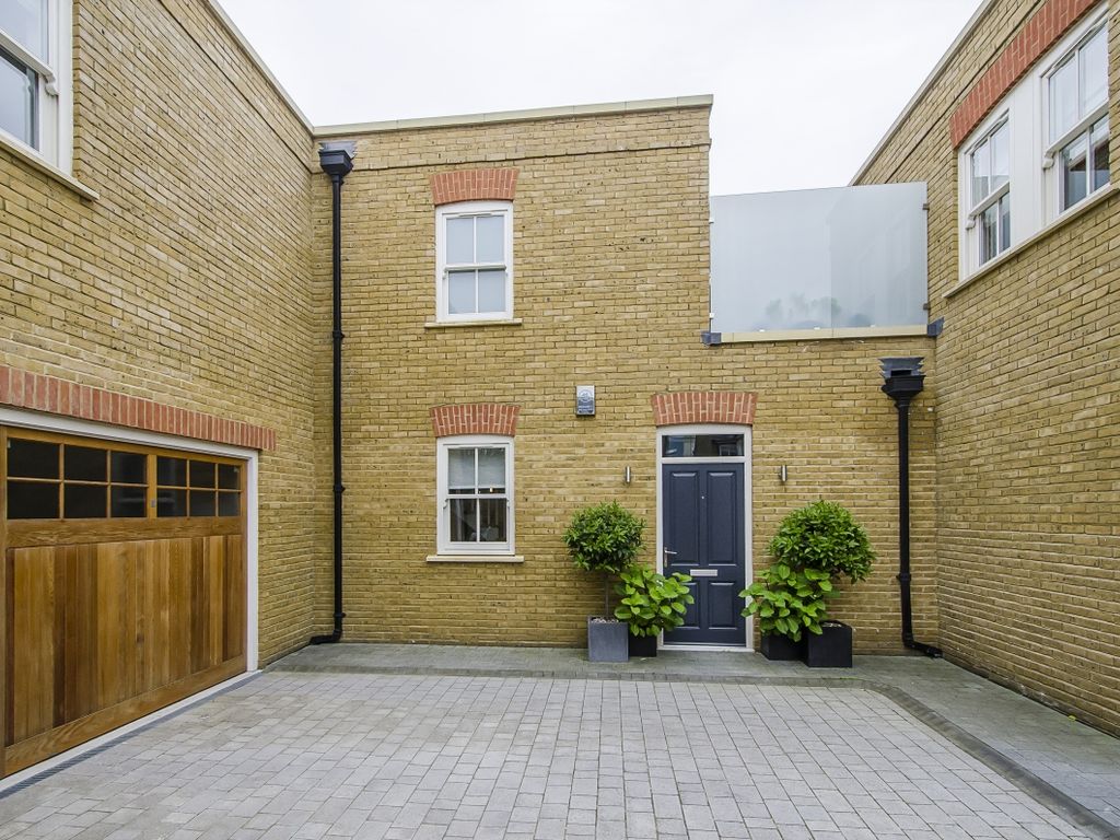 5 bed mews house to rent in Wardell Mews, Clapham SW4, £10,000 pcm Zoopla