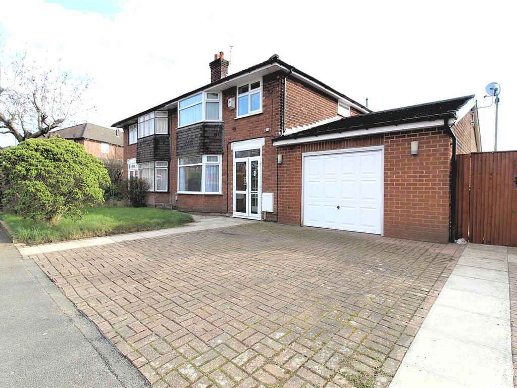 3 bed semidetached house to rent in Clough Meadow, Woodley, Stockport