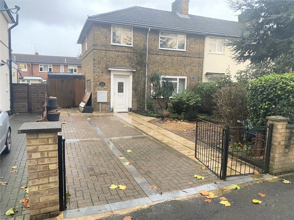 3 bed semidetached house for sale in Acacia Avenue, Yiewsley, West