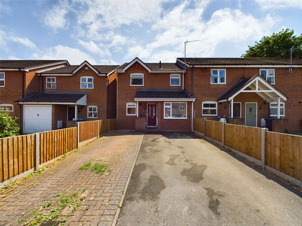 3 bed semidetached house for sale in The Larches, Abbeymead