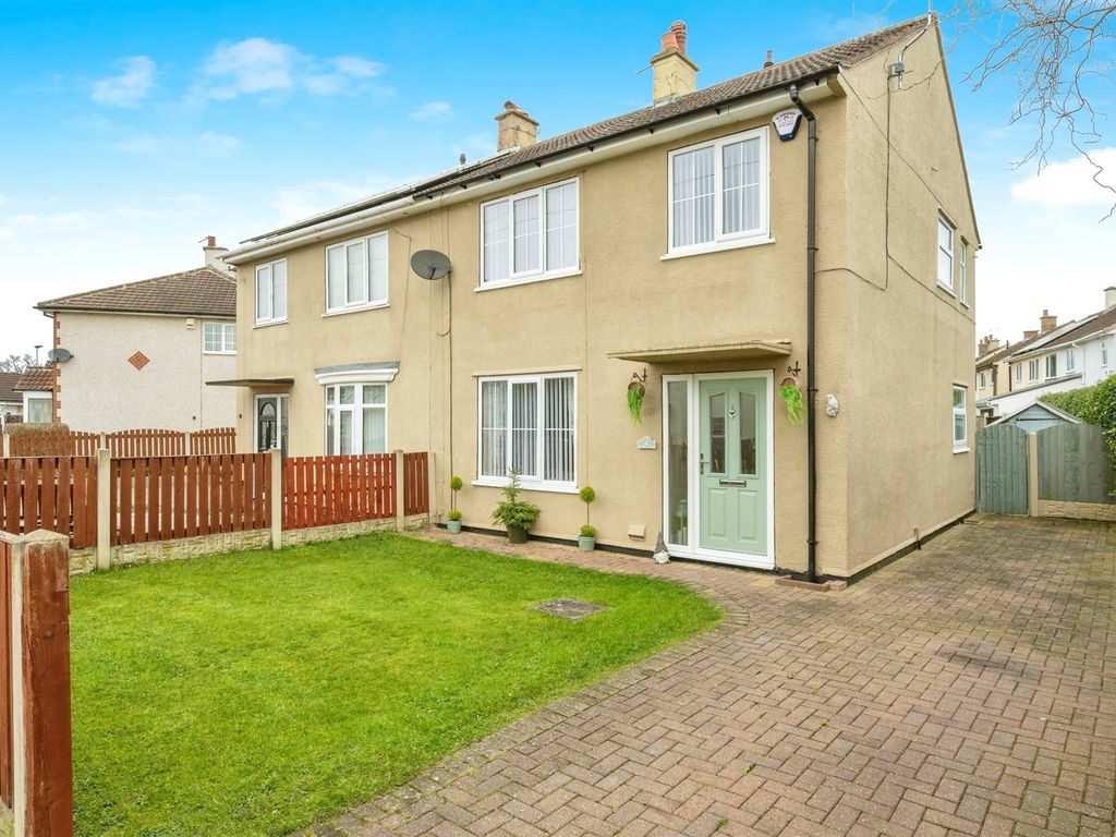 3 bed semidetached house for sale in Derry Grove, Thurnscoe, Rotherham