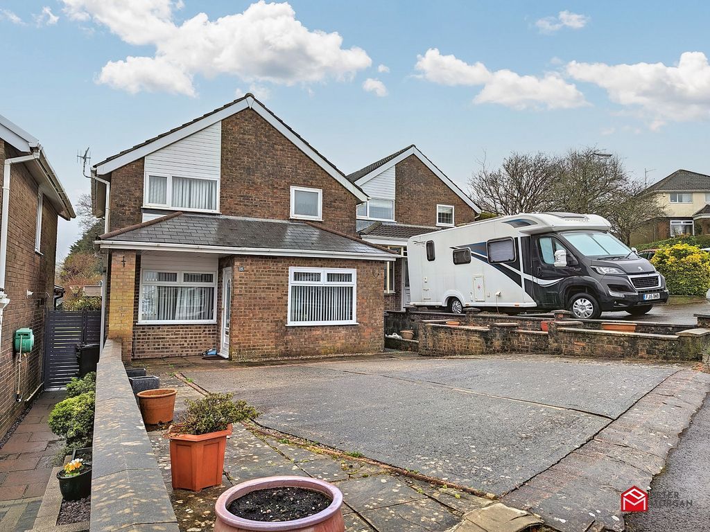 3 bed detached house for sale in Osprey Drive, Cimla, Neath, Neath Port