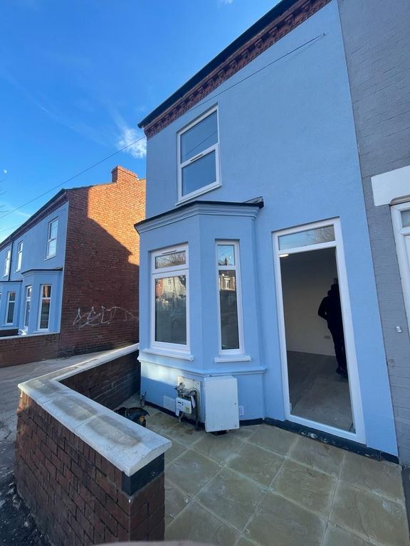 3 bed terraced house to rent in Bolingbroke Road, Coventry CV3, £1,150