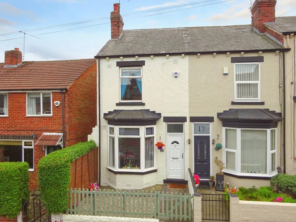 2 bed terraced house for sale in Springfield Mount, Horsforth, Leeds