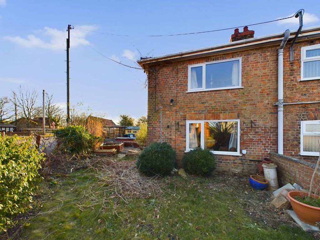 2 bed semidetached house for sale in Stow Road, Wiggenhall St Mary