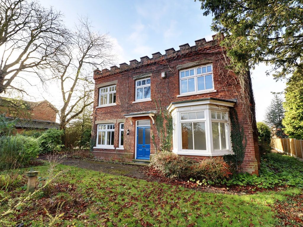 4 bed detached house for sale in Station Road, Hibaldstow, Brigg DN20