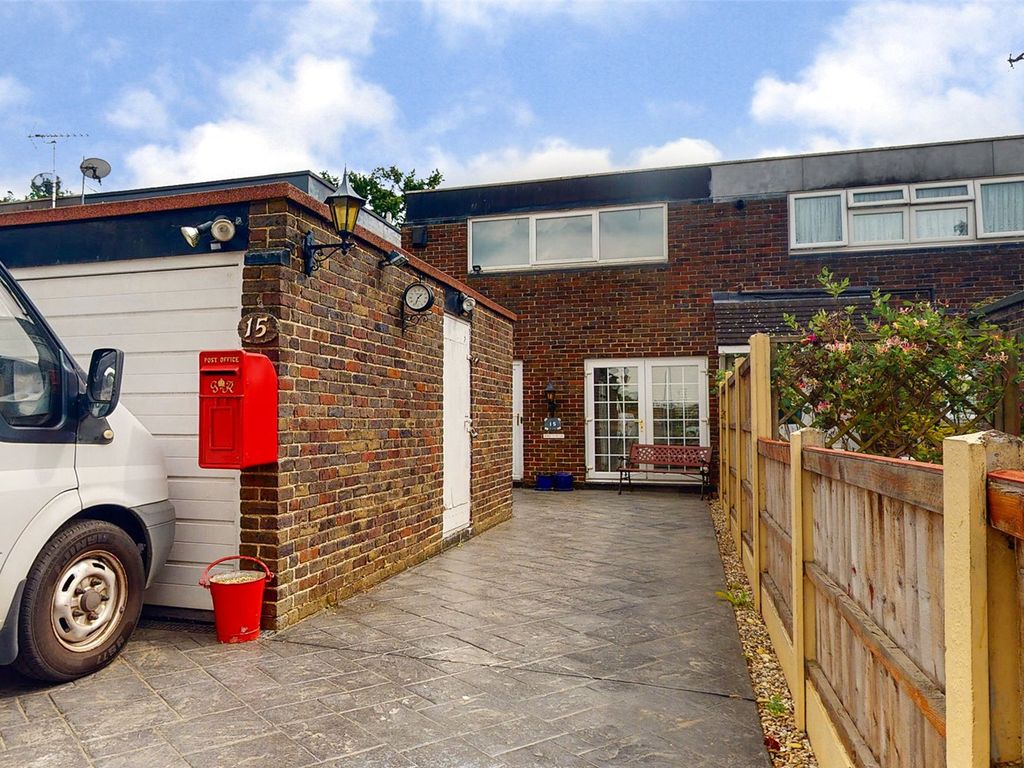 3 bed end terrace house for sale in Wickham Place, Woodlands, Basildon