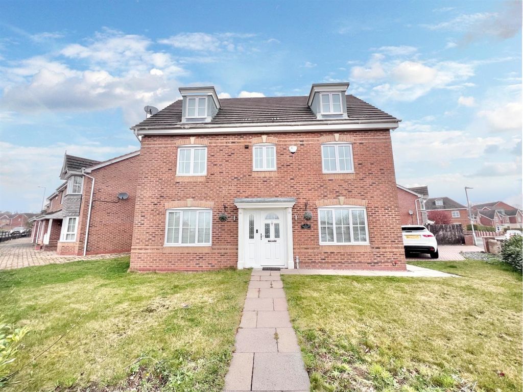 5 bed detached house for sale in Highgate Drive, Priorslee, Telford TF2