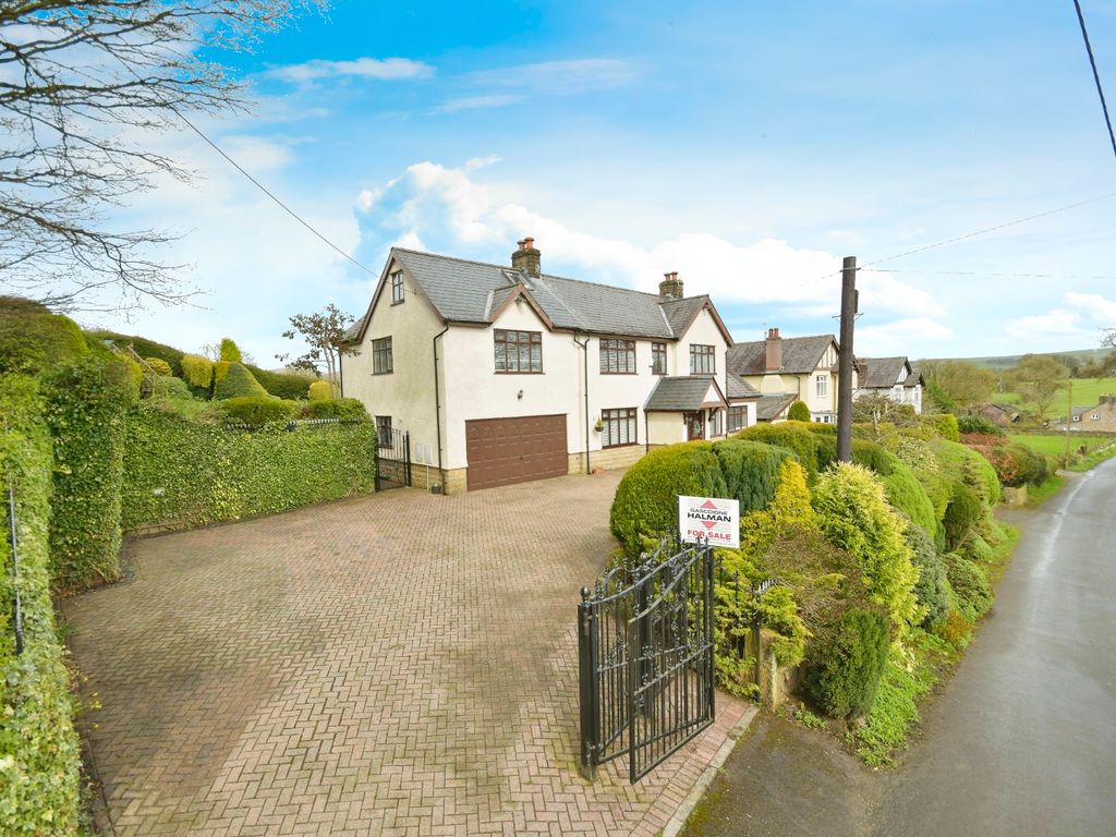 4 bed detached house for sale in Eccles Road, ChapelEnLeFrith, High