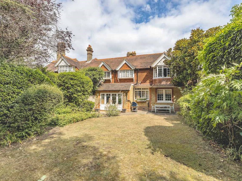 3 bed semidetached house for sale in Montagu Road, Datchet SL3 Zoopla