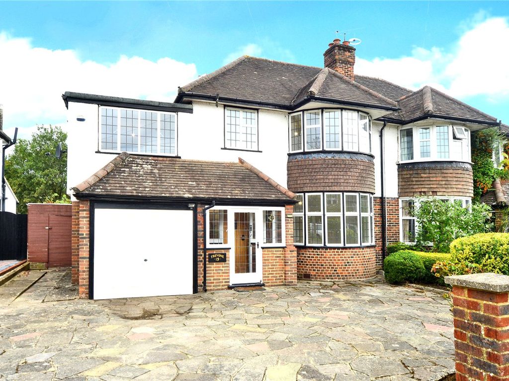 4 bed semidetached house to rent in Vernon Walk, Tadworth, Surrey KT20
