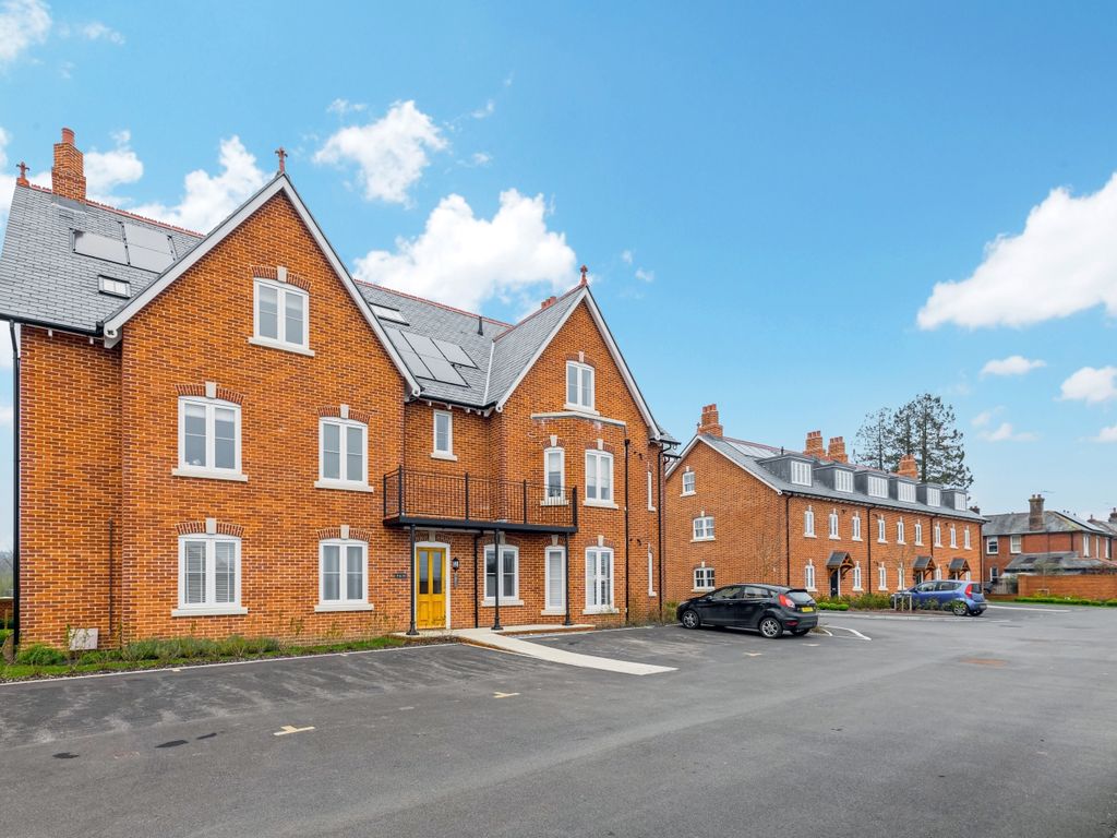 2 bed flat to rent in Kingfisher Court, Julians Road, Wimborne BH21