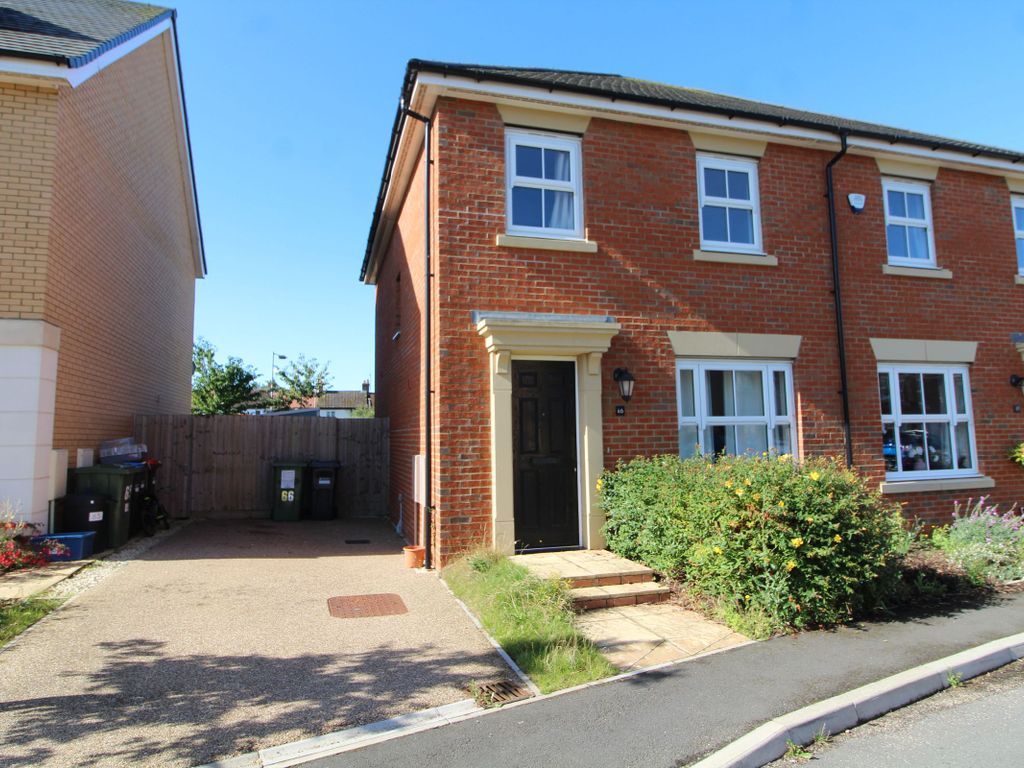 3 bed semidetached house for sale in Salmons Yard, Newport Pagnell