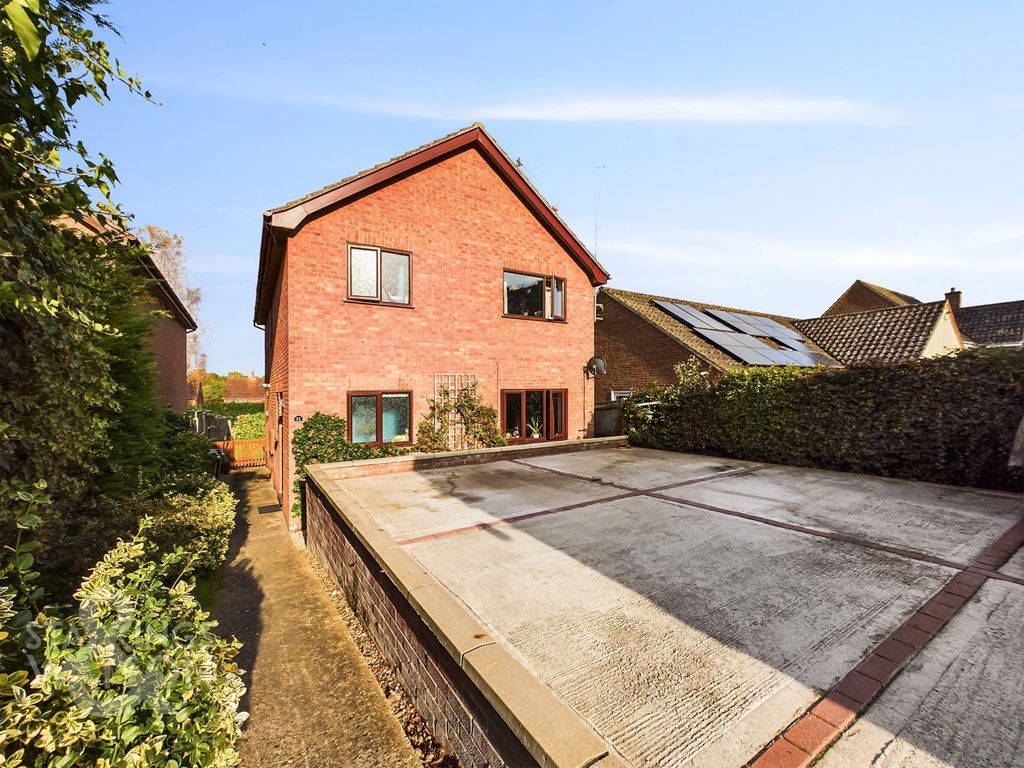 4 bed detached house for sale in Breydon Drive North, Old Costessey