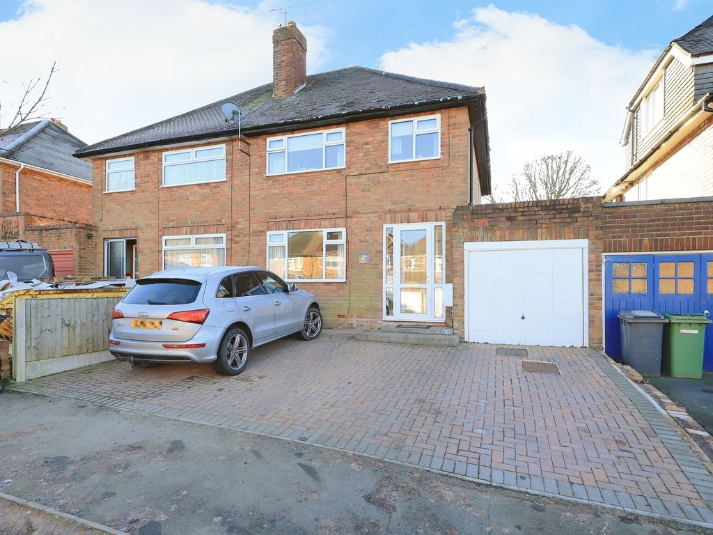 3 bed semidetached house for sale in Brenton Road, Penn, Wolverhampton