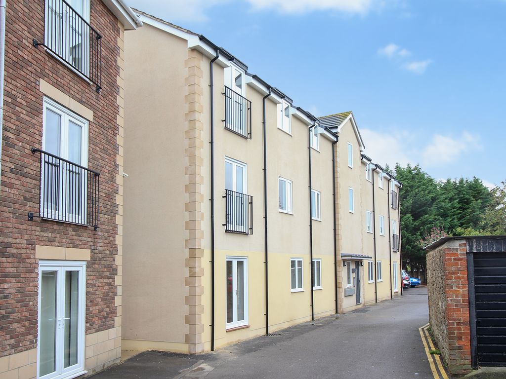 2 bed flat to rent in Bolwell Place, Melksham, Wiltshire SN12, £850 pcm
