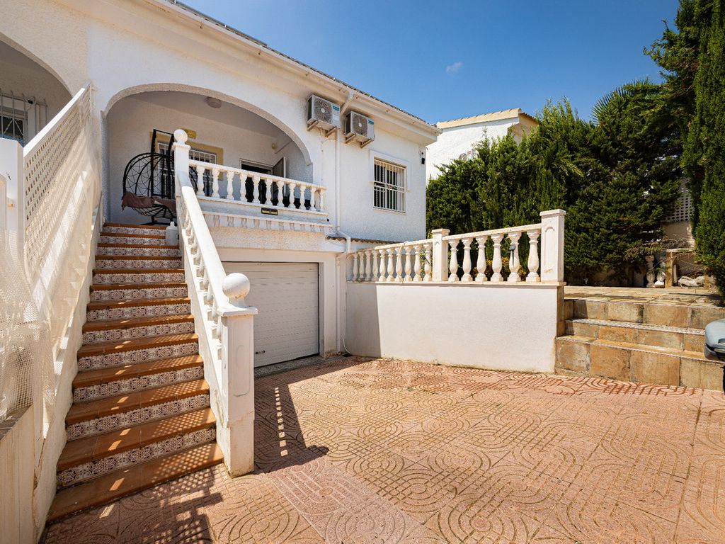 3 bed property for sale in Calle Costabella, 03170 Ciudad Quesada