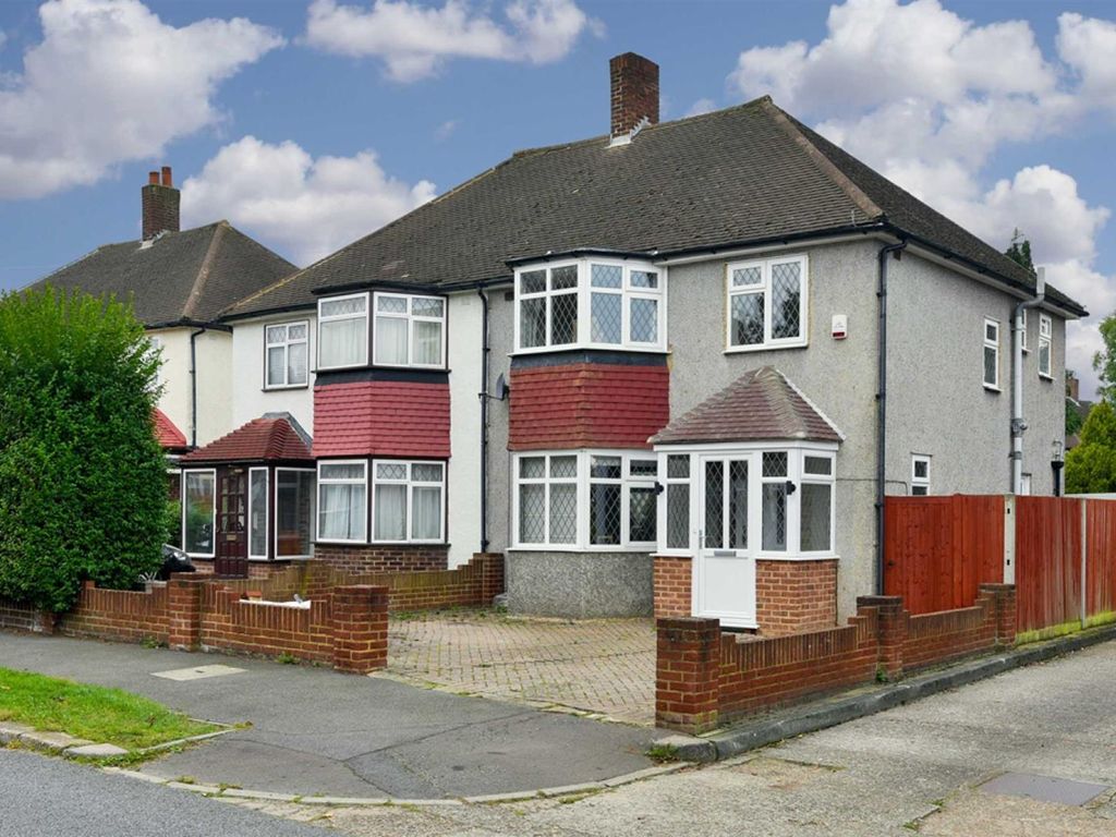 3 bed semidetached house for sale in Stoneleigh Park Road, Stoneleigh
