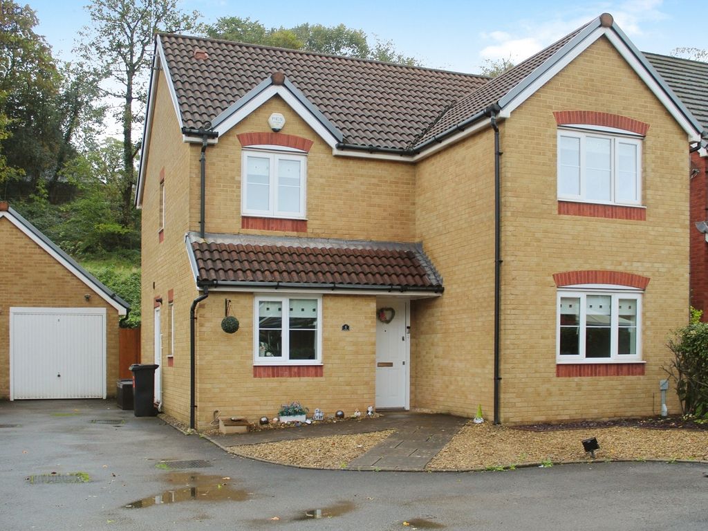 4 bed semidetached house for sale in Cae Copor, Cwmavon, Port Talbot, Neath Port Talbot. SA12