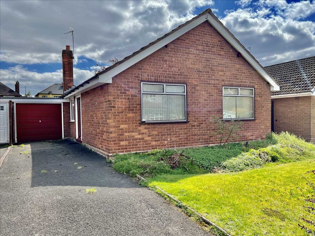 2 bed bungalow for sale in Hawthorne Road, Wednesfield, Wednesfield
