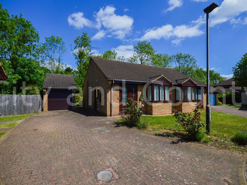 2 bed semidetached bungalow for sale in Beverstone, Orton Brimbles