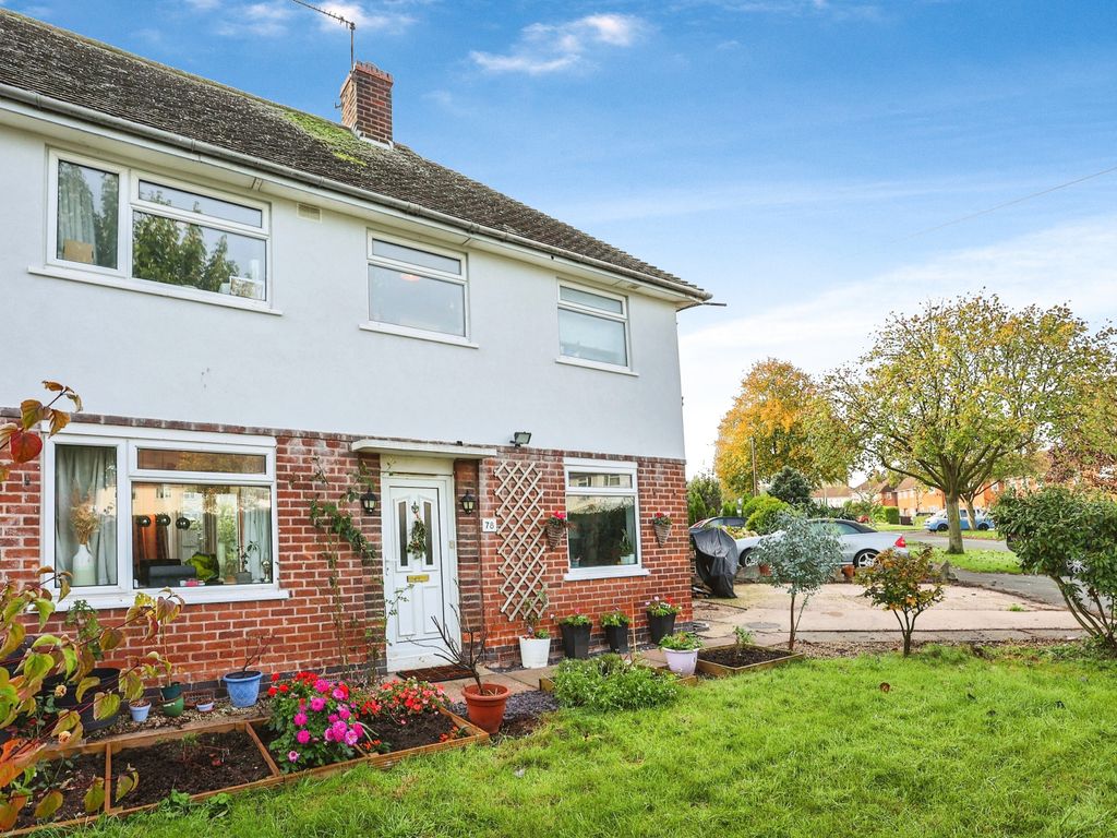 3 bed semidetached house for sale in Beaumont Road, Loughborough