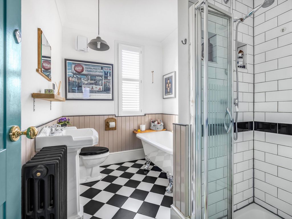 4 bed terraced house for sale in Congress Road, London SE2 Zoopla