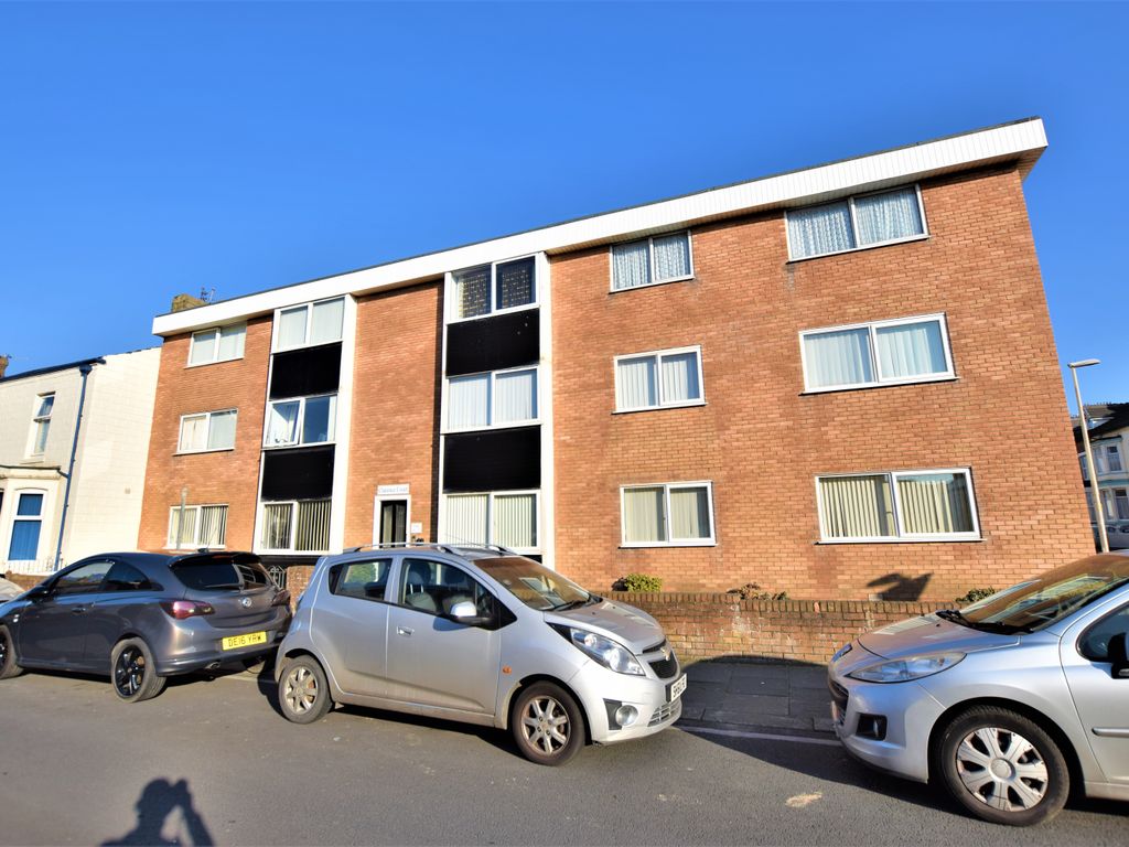 2 bed flat for sale in Rawcliffe Street, Blackpool FY4, £66,000 Zoopla