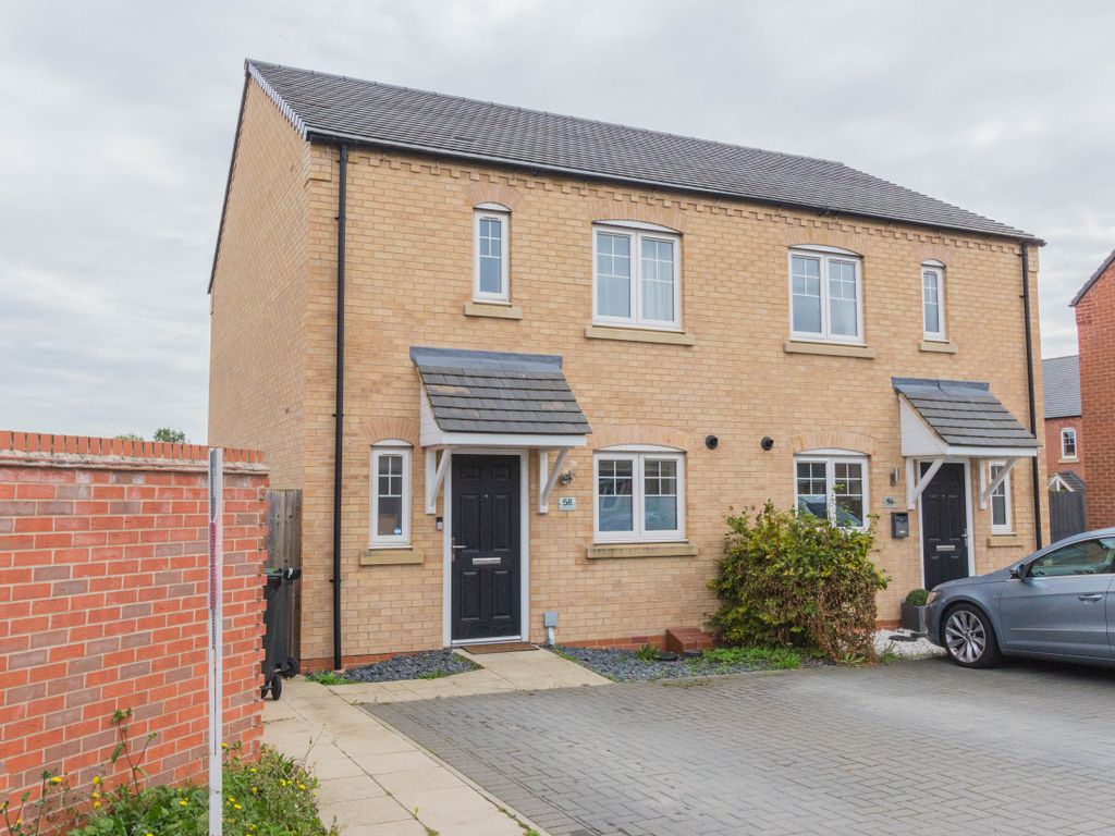 3 bed semidetached house for sale in The Turrets, Thorpe Street