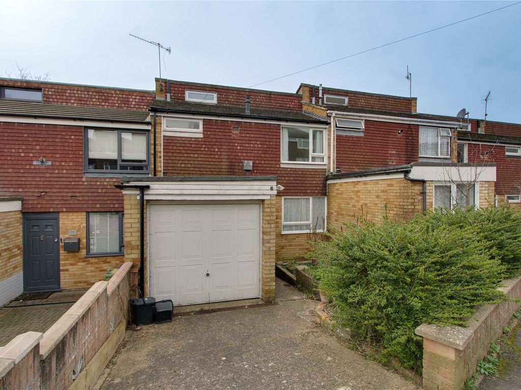 3 bed terraced house for sale in Reeves Road, Aldershot, Hampshire GU12