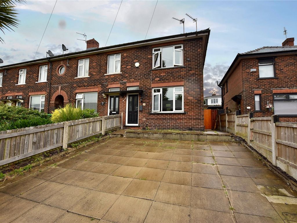 2 bed end terrace house for sale in Stottfield, Royton, Oldham, Greater