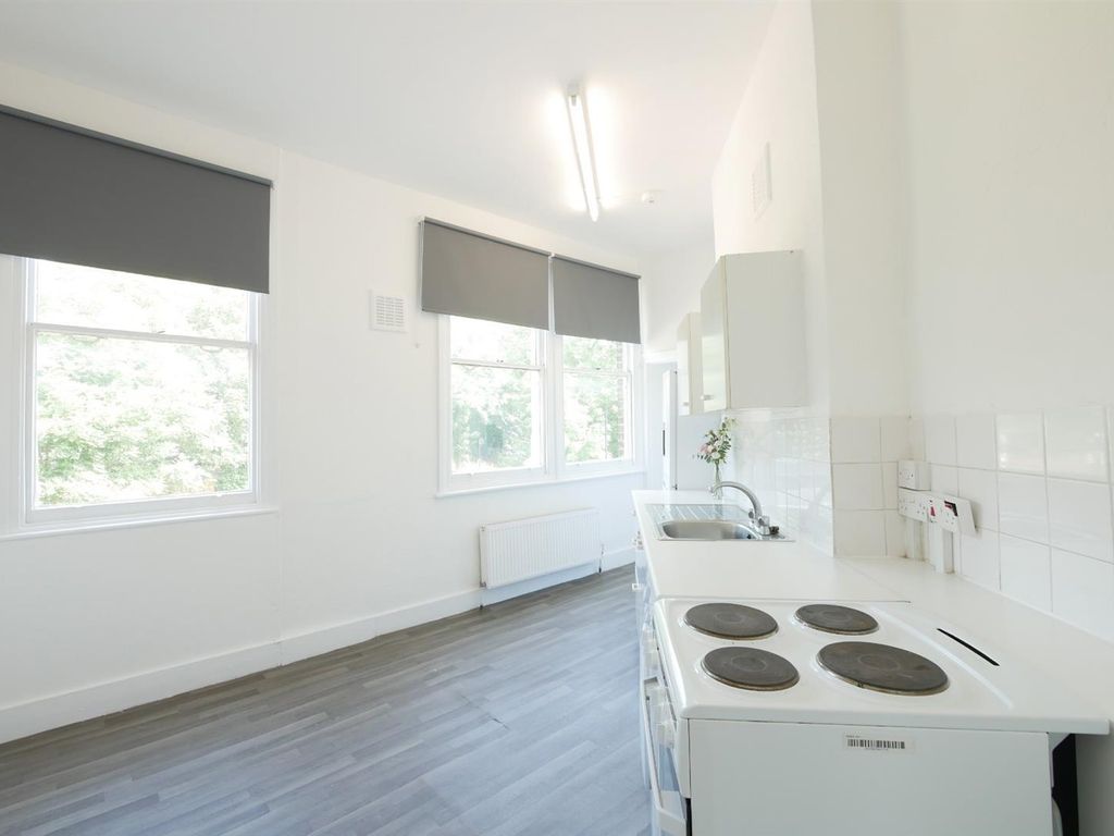 2 bed flat to rent in Hornsey Chambers, Southwold Road, Clapton E5 Zoopla