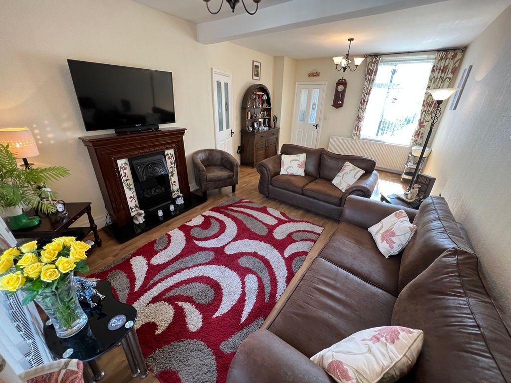 3 bed semidetached house for sale in Miskin Road Trealaw , Tonypandy