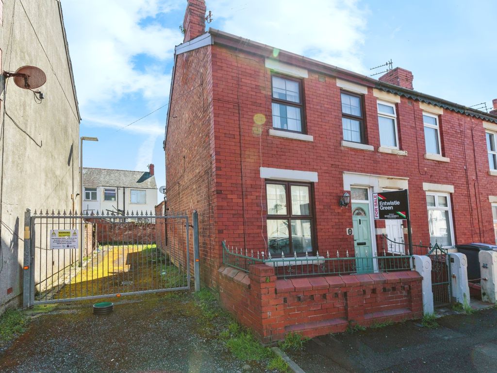 2 bed end terrace house for sale in Cunliffe Road, Blackpool