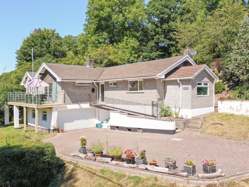 4 bed detached bungalow for sale in Barren Hill, Penmark, Vale Of