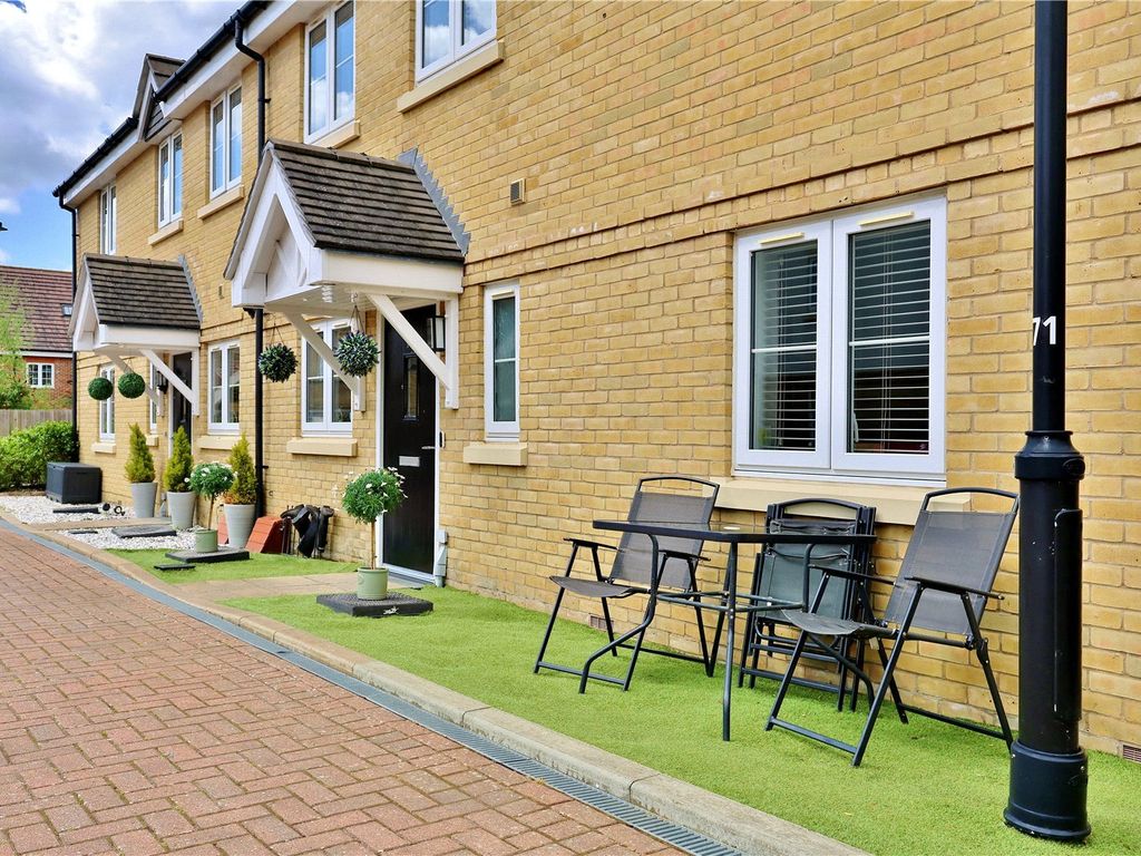 3 bed end terrace house for sale in Brookwood Farm Drive, Knaphill