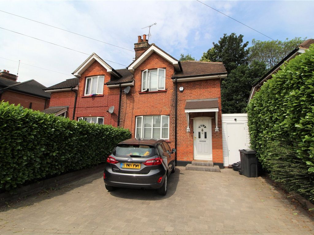 3 bed semidetached house to rent in Rayleigh Road, Hutton CM13 Zoopla