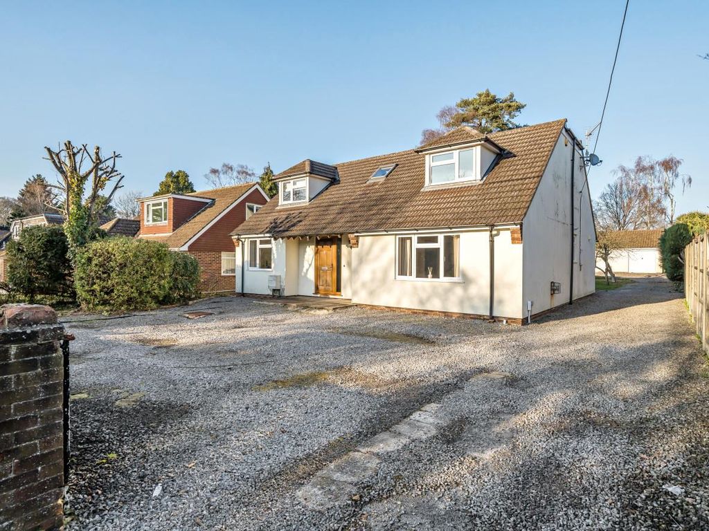 4 bed detached house for sale in Pine Road, Hiltingbury, Chandler's