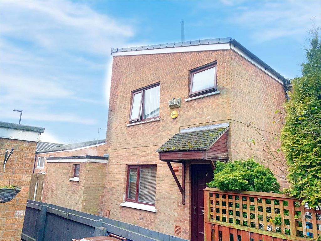 3 bed terraced house for sale in Leconfield Drive, Blackley, Manchester