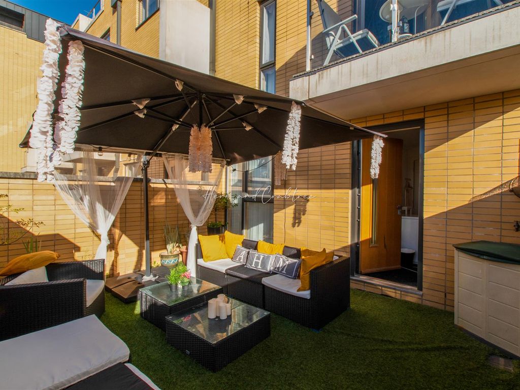 5 bed terraced house for sale in Francis Street, Cardiff Pointe, Cardiff CF11, £500,000 Zoopla